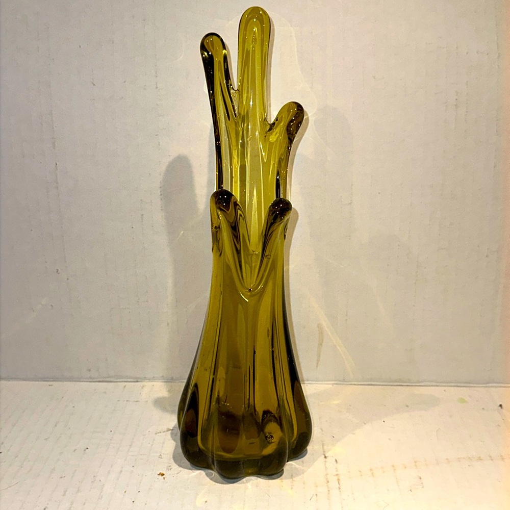 Swung Five Finger Pulled Glass Vase Light Avocado 10"